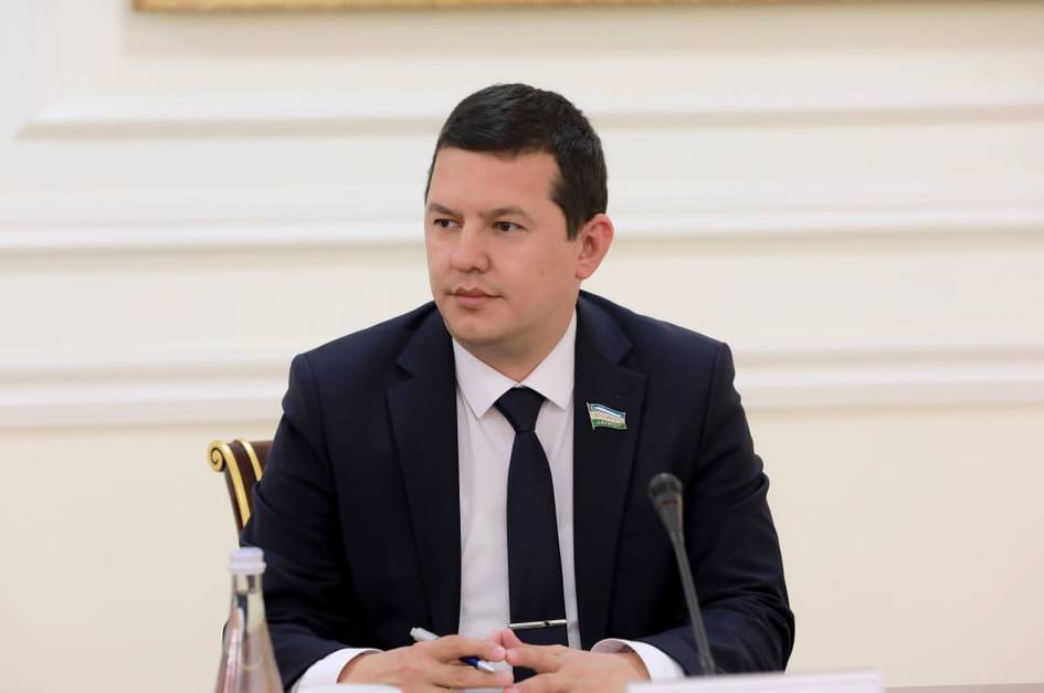 “Адолат” депутати шахсий маълумотлар сизиб чиқиши бўйича масъулларга сўров юборди